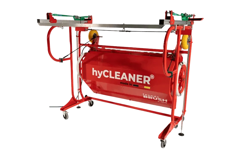 Robot de limpieza facadeBRUSH v-line